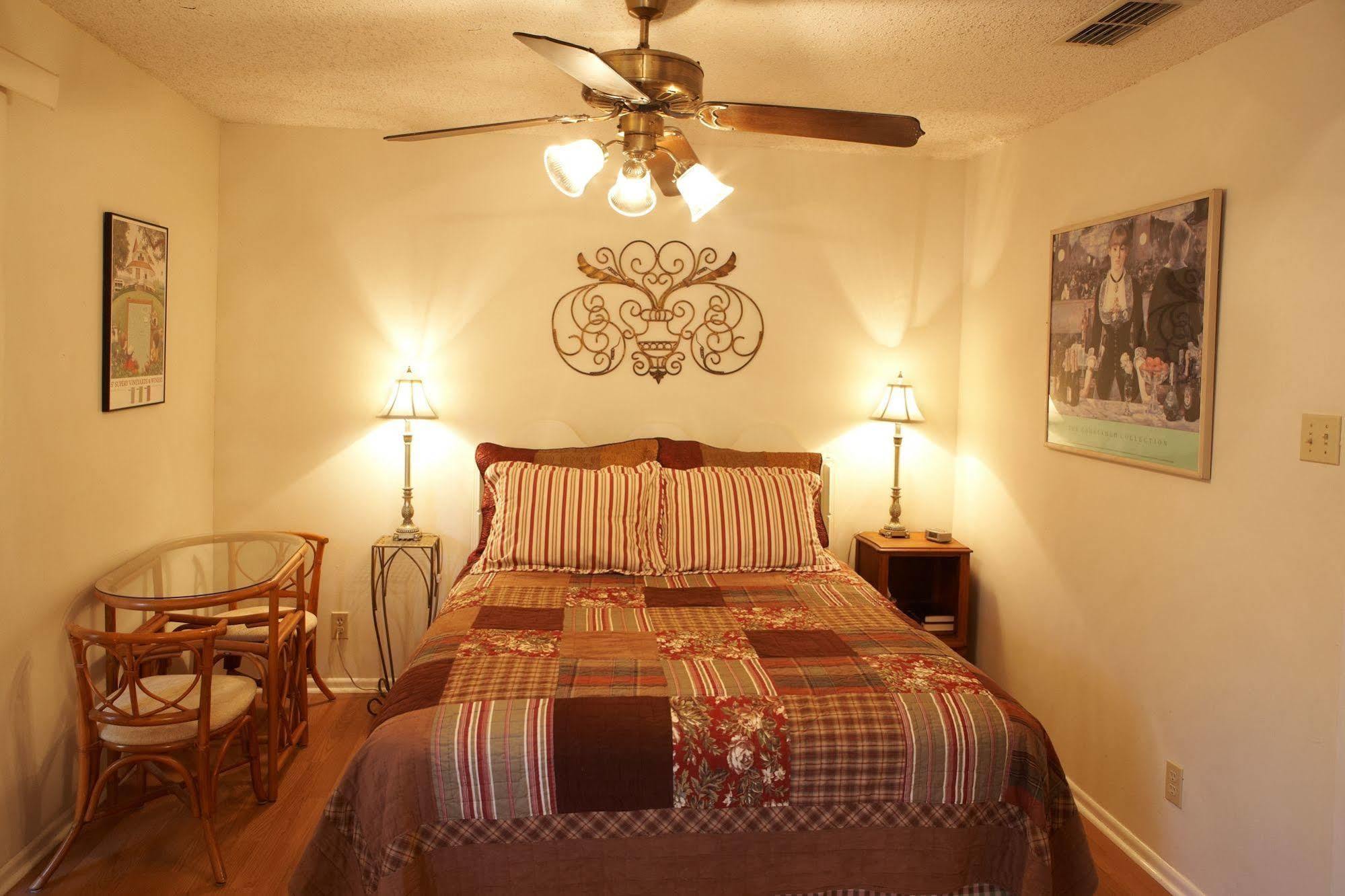 Acorn Bed And Breakfast Boerne Exterior photo